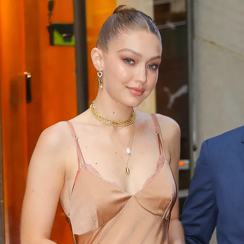 H Gigi Hadid σού δείχνει έναν σούπερ ευρηματικό τρόπο για να βάλεις σκιά