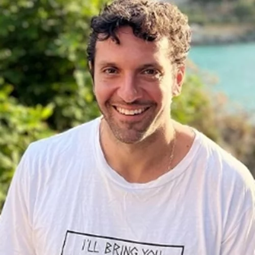 Ο Δημήτρης Μοθωναίος για την εξομολόγησή του στην Φαίη Σκορδά για την κακοποίηση | "Δεν ήξερα πού θα με οδηγούσε..."