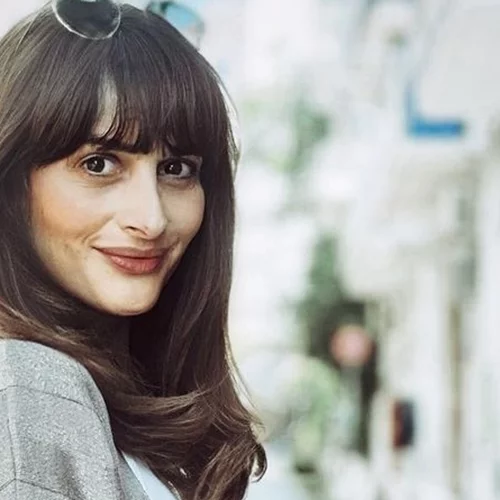 Μαρία Κωνσταντάκη | Οι κρίσεις ηλικίας, η συμφιλίωση με τον εαυτό της και η αποστομωτική απάντηση που έδινε στη μητέρα της όταν την προέτρεπε να κάνει παιδί