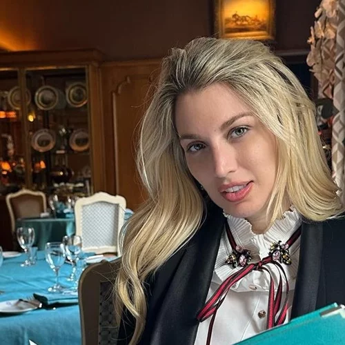 Save the date | Η Κωνσταντίνου Σπυροπούλου όρισε την ημερομηνία βάπτισης του γιου της