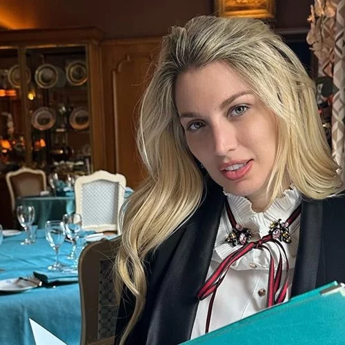 Κωνσταντίνα Σπυροπούλου | Η μεγάλη αλλαγή στα μαλλιά της 3 μήνες μετά τη γέννηση του γιου της