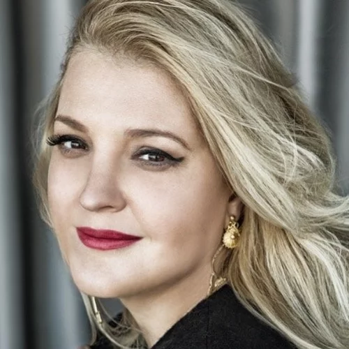 Σοφία Κοκοσαλάκη | H σχεδιάστρια που ύμνησε την ελληνική ιστορία με τον πιο αντισυμβατικό τρόπο