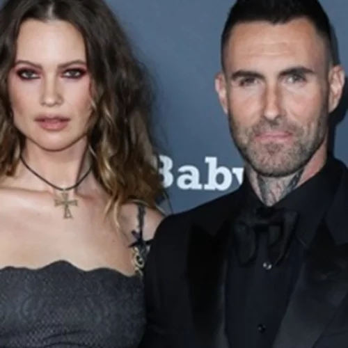 Adam Levine | Η αποκάλυψη της "παράνομης" σχέσης του με μοντέλο και η δημόσια απολογία στο Instagram