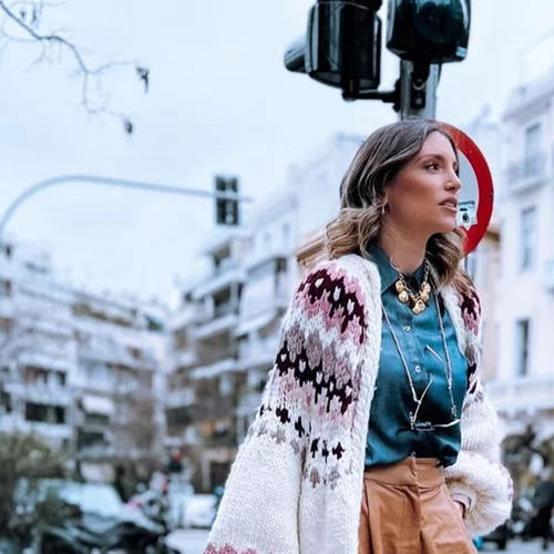 Αθηνά Οικονομάκου | Δημιούργησε το ιδανικό καθημερινό σύνολο για τη μεταβατική εποχή