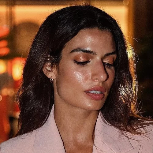 Η Τόνια Σωτηροπούλου στο Φεστιβάλ Βενετίας | Φόρεσε το χρώμα σκιάς που κολακεύει όλες τις καστανομάτες