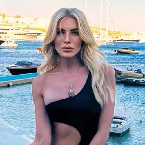 Η αλήθεια της Κατερίνας Καινούργιου | Ποζάρει άβαφη, χωρίς φίλτρα και εντυπωσιάζει