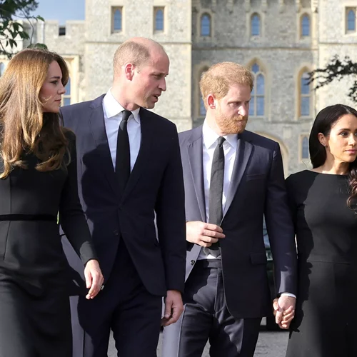 Η γλώσσα του σώματος | Η τέλεια πένθιμη έκφραση της Μeghan, η ατσάλινη Κate και η έλλειψη αυτοπεποίθησης