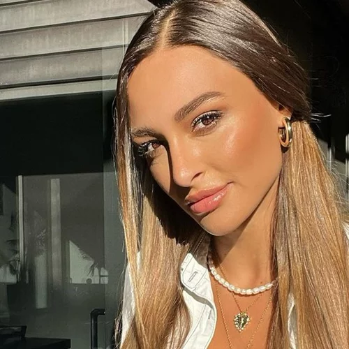 Celebrity News | Η αποχώρηση της Ναυσικάς από το Survivor, η απάντηση της Ανδρομάχης στα αρνητικά σχόλια και η άδικη νίκη της Ουκρανίας