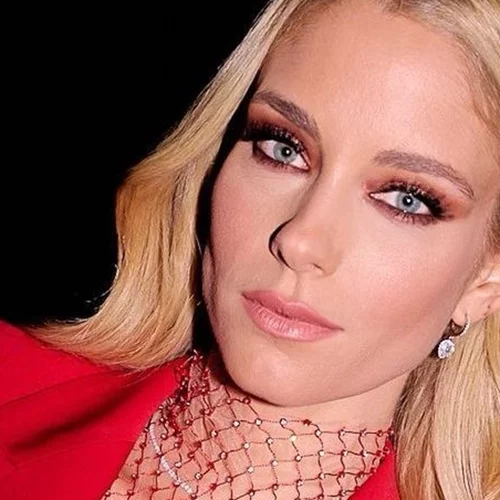 Celebrity News | Το trailer με τον Λιάγκα και τη Νομικού και το τρολάρισμα της Μενεγάκη στον εαυτό της για το λάθος στο Instagram