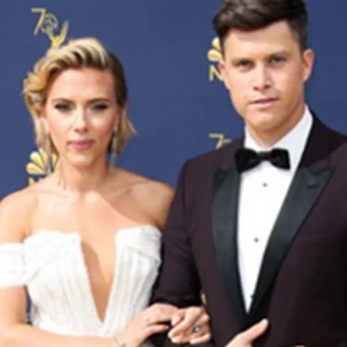 Scarlett Johansson | "Ο Colin Jost είναι ο πρώτος σύντροφός μου που χρησιμοποιεί κρέμα ματιών"