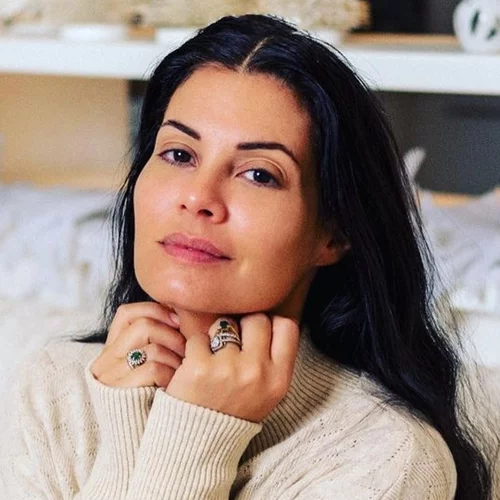 Μαρία Κορινθίου | Η πανέμορφη throwback φωτογραφία από τα 17 της - Σαν δυο σταγόνες νερό με την κόρη της Ισμήνη