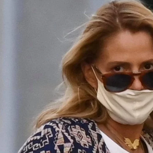 Η Τζένη Μπαλατσινού σε νέα εμφάνιση με τον γιο της