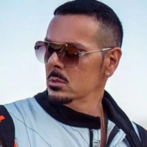 Νίκος Βουρλιώτης | Ο ράπερ NiVo έψαλε τα εγκώμια του επιτάφιου θρήνου (βίντεο)