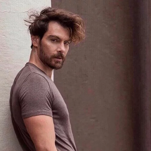 Το Twitter ερωτεύεται εκ νέου τον Γιάννη Κουκουράκη με αφορμή τον ρόλο του στη σειρά "Μαύρο Ρόδο"