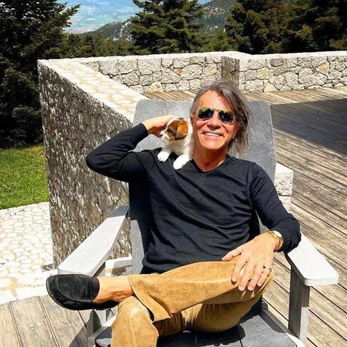 Ηλίας Ψινάκης | ''Μόλις χώρισαν, ο Βλάσσης έμενε μαζί μου τον πρώτο καιρό γιατί η Αλίκη Βουγιουκλάκη τα είχε φτιάξει με τον Κώστα''