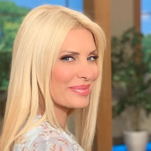 Η Ελένη Μενεγάκη συνεχίζει τις διακοπές της στο Ιόνιο - Η νέα εν πλω φωτογραφία