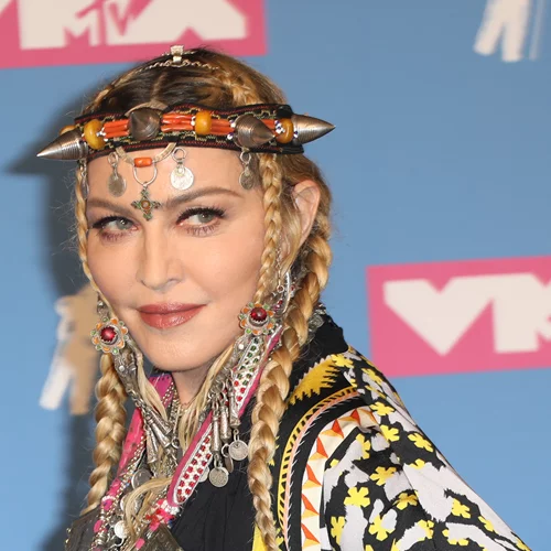 Σπάνιες φωτογραφίες από την εποχή "Like a Virgin" της Madonna στο βιβλίο "Adore" του Kenji Wakasugi