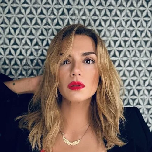 Η Βάσω Λασκαράκη είναι η πιο cool νονά | Δείτε τη να παίζει με τον βαφτιστήρι της, Μάξιμο Μιχόπουλο