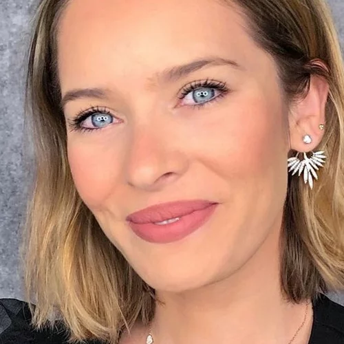 Η Anita Brand ήταν η πιο λαμπερή, όμορφη και νεραϊδένια νύφη | Οι ρομαντικές φωτογραφίες από την τελετή του γάμου της με τον Χάρη Χριστόπουλο