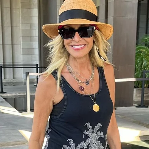 Άννα Βίσση | Γυμνάζεται στο καμαρίνι της φορώντας το πιο ανατρεπτικό και ανορθόδοξο outfit γυμναστικής