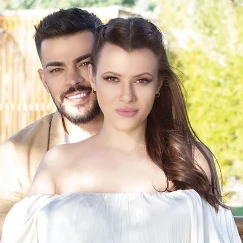 Λάουρα Νάργες | "Λεχώνα, είμαστε ένα μήνα μαζί"