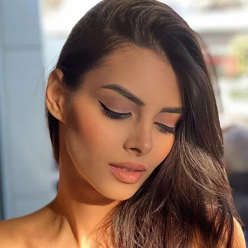 Άννα Μπεζάν | "Η μητέρα μου με το που με γέννησε με παράτησε κατευθείαν στο νοσοκομείο"