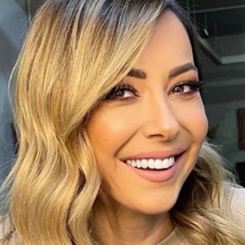 Μελίνα Ασλανίδου | Με περισσότερα κιλά και σκούρα μαλλιά. Η μεγάλη αλλαγή στην εμφάνισή της