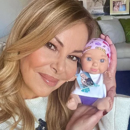 Αna Obregon | Η ηθοποιός που απέκτησε μωρό στα 68 μέσω παρένθετης μετά τον θάνατο του μοναχογιού της