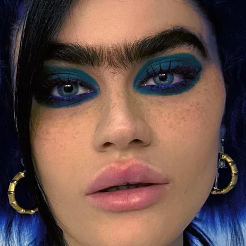 Όλες οι φορές που η Σοφία Χατζηπαντελή μάς ενέπνευσε να υιοθετήσουμε το "no makeup" makeup look