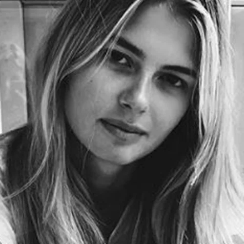 Αμαλία Κωστοπούλου | Όλες οι αλλαγές που έχει κάνει στα μαλλιά της τα τελευταία χρόνια, μέσα από φωτογραφίες