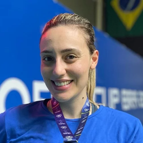 Άννα Κορακάκη | Ποζάρει με μαγιό και μας δείχνει τις άψογες αναλογίες της