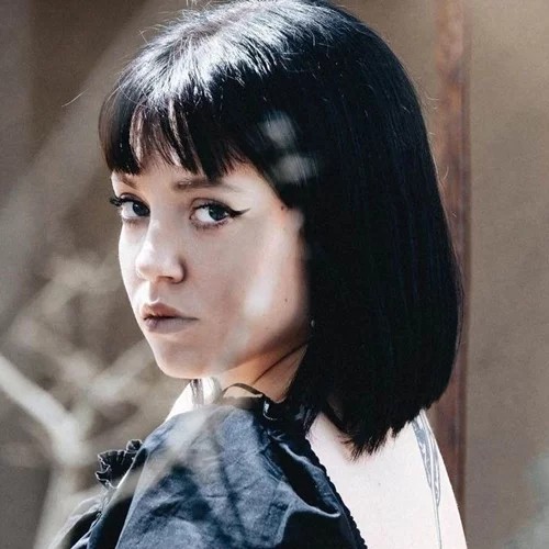 "Έχω δεχθεί αρνητικά σχόλια. Μου ‘χε γράψει ένας: Πού πας να γίνεις τραγουδίστρια με τόσα κιλά;"