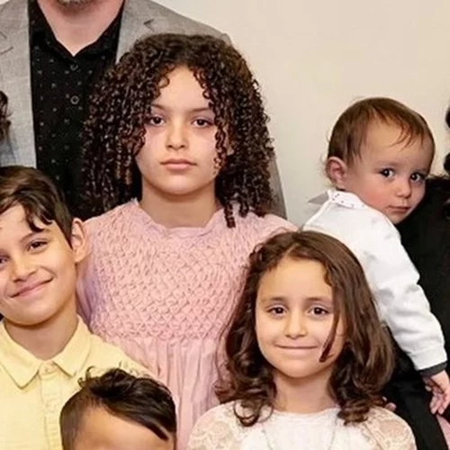 Το λάθος sms | Έστειλε sms σε λάθος αριθμό και απέκτησε σύζυγο και πέντε παιδιά