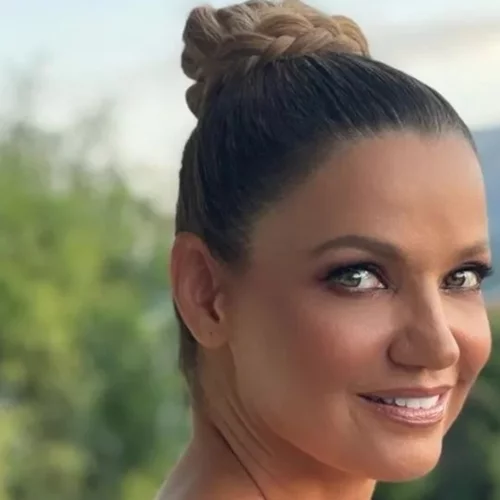 Η Παναγιώτα Βλαντή φόρεσε κολάν στο απόλυτο χρώμα της άνοιξης