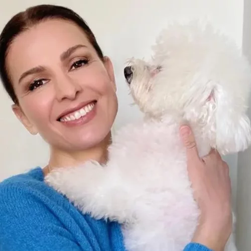 Τζίνα Αλιμόνου | Το μίνιμαλ καθιστικό της και η ηρεμία που αποπνέουν οι χρωματικοί συνδυασμοί που έχει επιλέξει