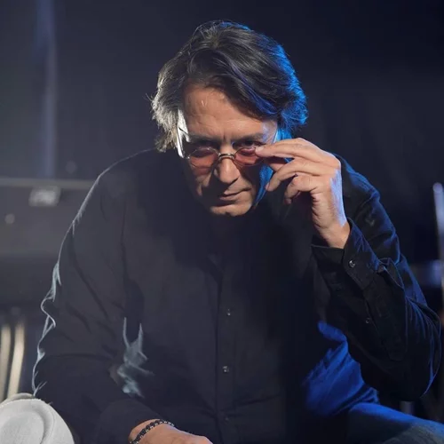 Γιάννης Κότσιρας | Η σπάνια φωτογραφία με τους δύο γιους του