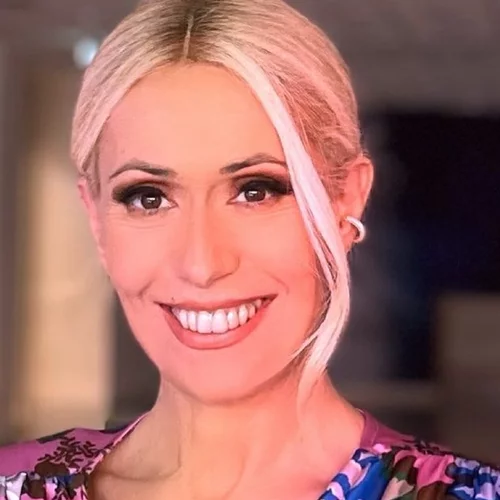 Άρης Αργυρόπουλος | Πιο όμορφος από ποτέ, σε σπάνια κοινή έξοδο με τη μητέρα του, Μαρία Μπακοδήμου