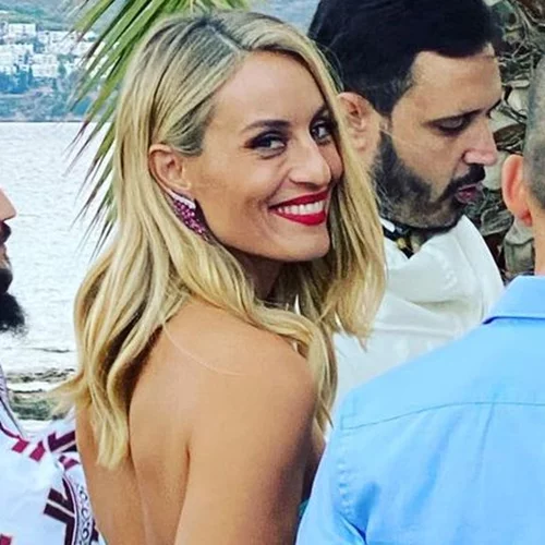 Νέες φωτογραφίες από τη βάφτιση του γιου της Φλορίντα Πετρουτσέλι με νονά την Ελεονώρα Μελέτη