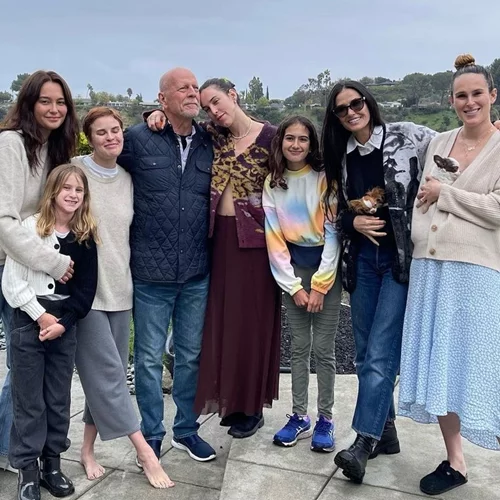 Demi Moore - Bruce Willis | Mόλις έγιναν γιαγιά και παππούς