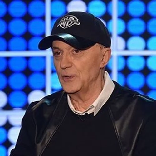 Daphne Avalon | Όταν η κούκλα εγγονή του Νίκου Μαστοράκη συνεργάστηκε με τον Jimmy Kimmel