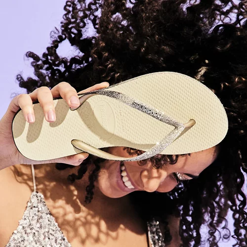 Η νέα συλλογή της Havaianas θα σε μεταφέρει νοερά σε ξέγνοιαστες στιγμές