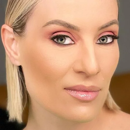 Η Ελεονώρα Μελέτη υιοθέτησε ένα από τα πιο μισητά μανικιούρ όλων των εποχών