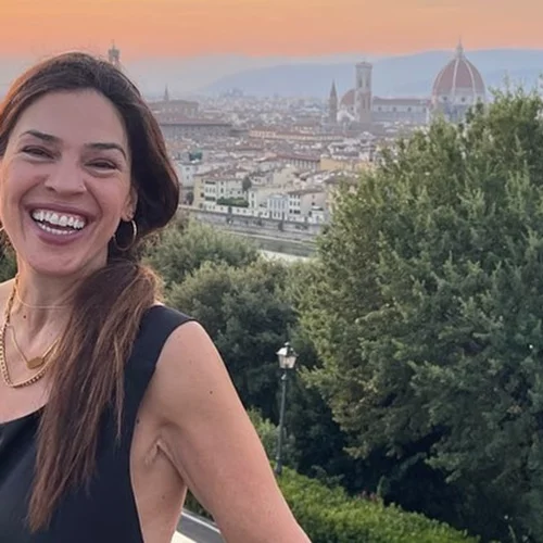 Ναταλία Δραγούμη | Ποζάρει με μαύρο μπικίνι και εντυπωσιάζει με το απίστευτα γυμνασμένο σώμα της