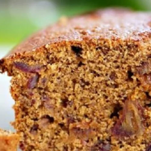 Κέικ ολικής άλεσης με ξηρούς καρπούς και λιναρόσπορο – για τέλειο πρωινό