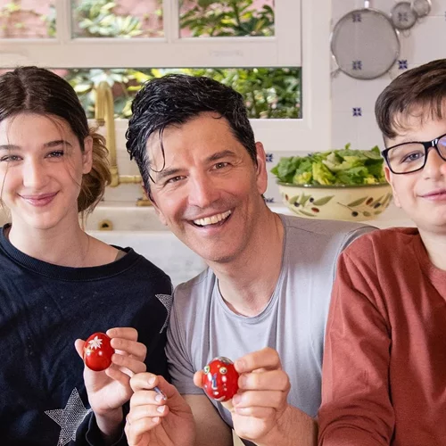 Κατάξανθη και πανέμορφη | Η Αναστασία Ρουβά τραγουδάει στο μπάνιο του σπιτιού της