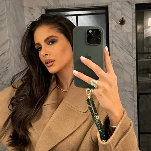 Η Αλέξάνδρα Νίκα με nonicure, το πιο "καθαρό" και chic μανικιούρ της χρονιάς