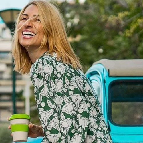 Η Μαρία Ηλιάκη έχει την πιο κλασική και cozy κουζίνα | Τα καφέ, ευρύχωρα ντουλάπια και οι μεγάλοι πάγκοι