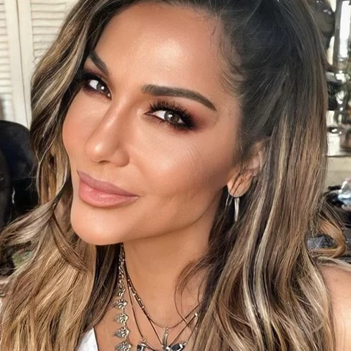 Δέσποινα Βανδή | "Με τον Βασίλη κούμπωσαν οι ψυχές μας. Εγώ είμαι ευτυχισμένη που είμαστε μαζί, γεμίζει με χαρά την κάθε μου ημέρα."