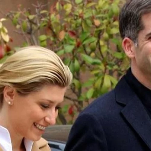 Σία Κοσιώνη | Η κάζουαλ αλλά πολύ κομψή εμφάνισή της στο ΟΑΚΑ για τον τελικό κυπέλλου