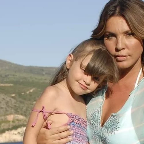 Φαίδρα Μπάρμπα | Το κοριτσάκι με τα υπέροχα μαλλιά εξελίχθηκε σε μία πανέμορφη νεαρή κοπέλα